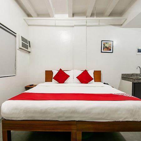 Oyo 136 Regal Residences Quezon City Dış mekan fotoğraf