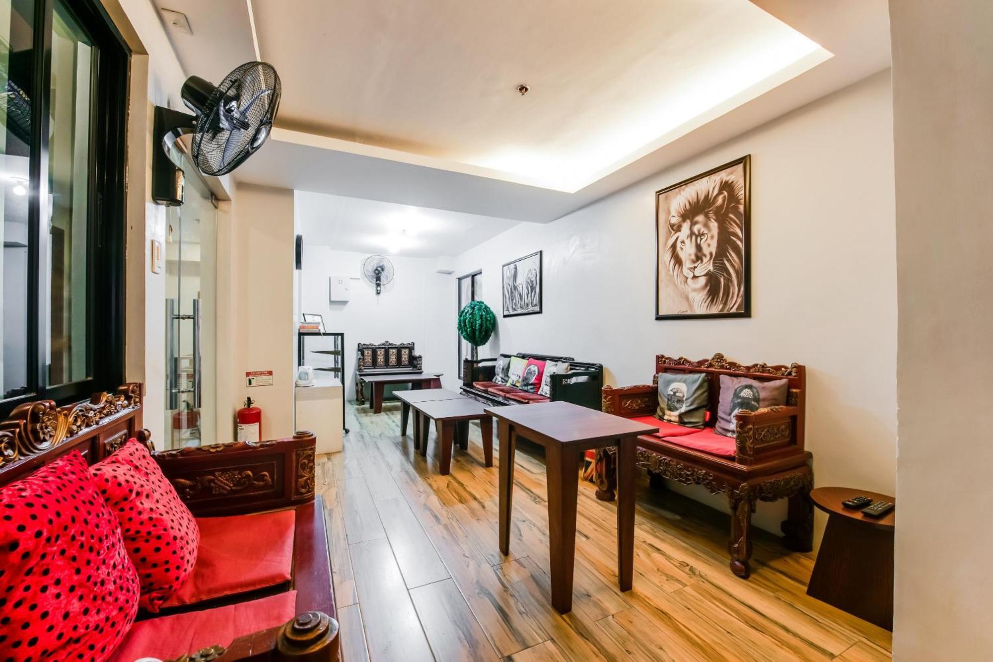 Oyo 136 Regal Residences Quezon City Dış mekan fotoğraf