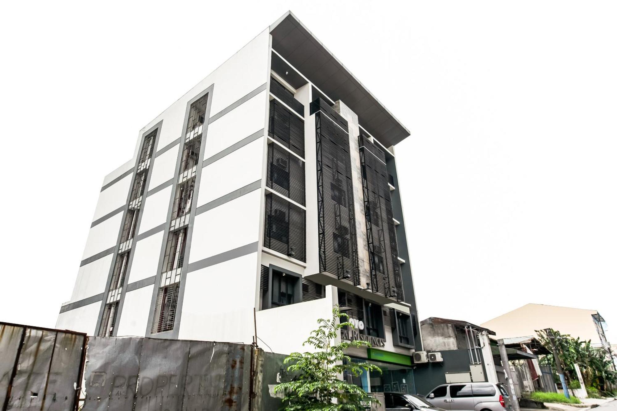 Oyo 136 Regal Residences Quezon City Dış mekan fotoğraf
