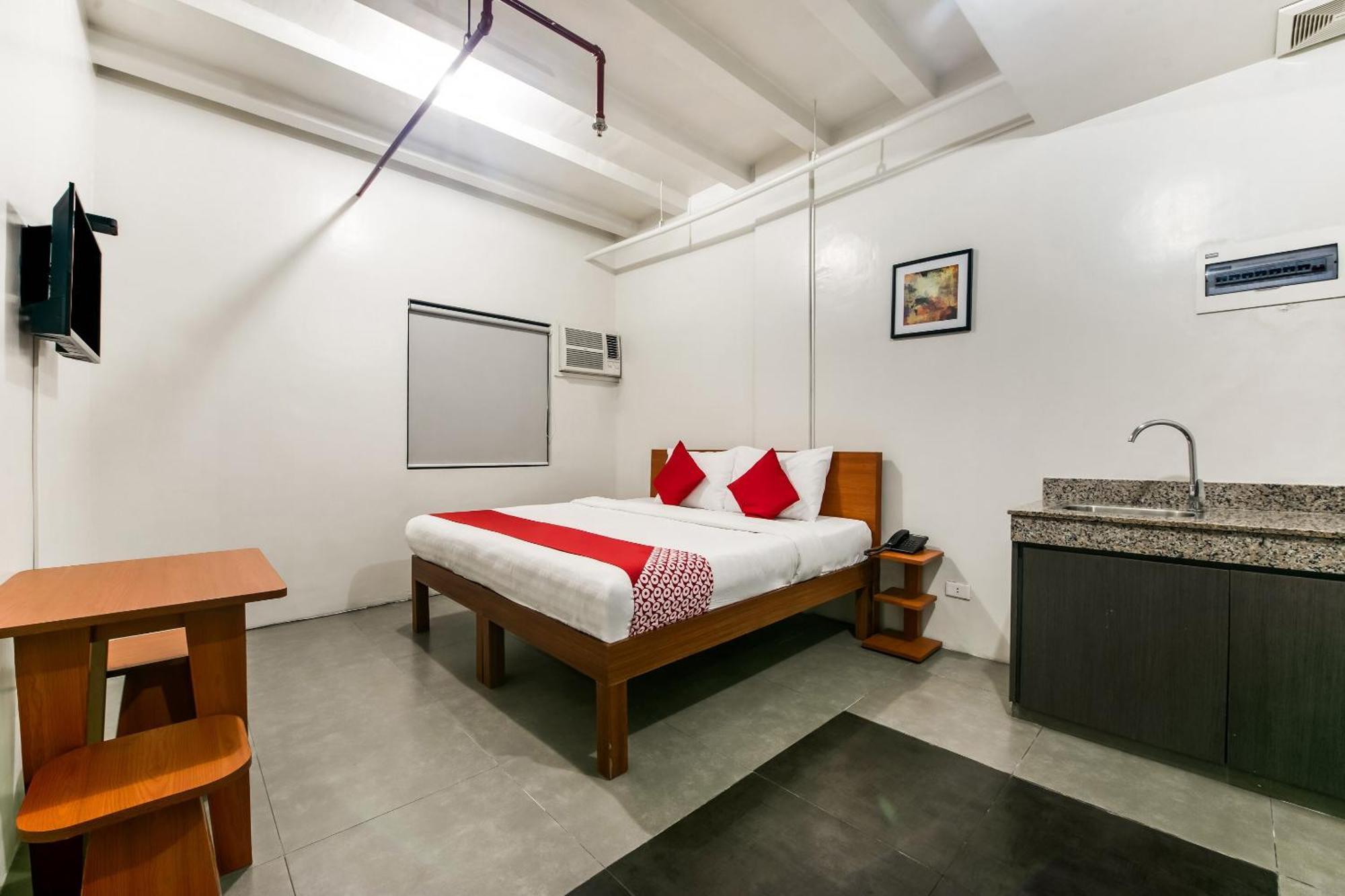 Oyo 136 Regal Residences Quezon City Dış mekan fotoğraf