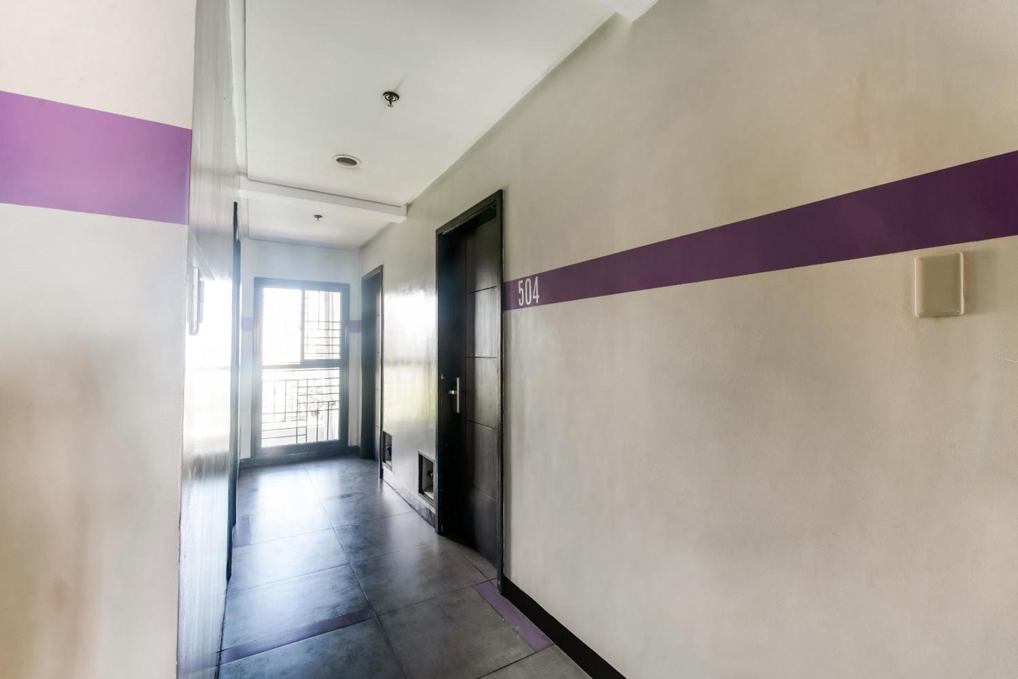 Oyo 136 Regal Residences Quezon City Dış mekan fotoğraf
